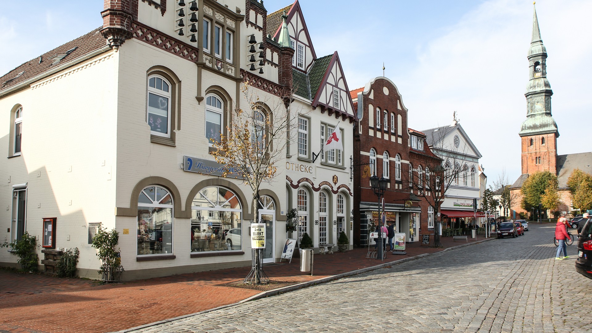Außenansicht der Hörgeräte Kersten Filiale Tönning im historischen Stadtkern